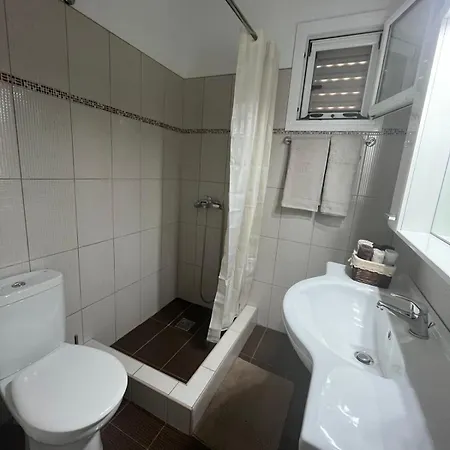 בית נופש Vegia House ארגוסטולי